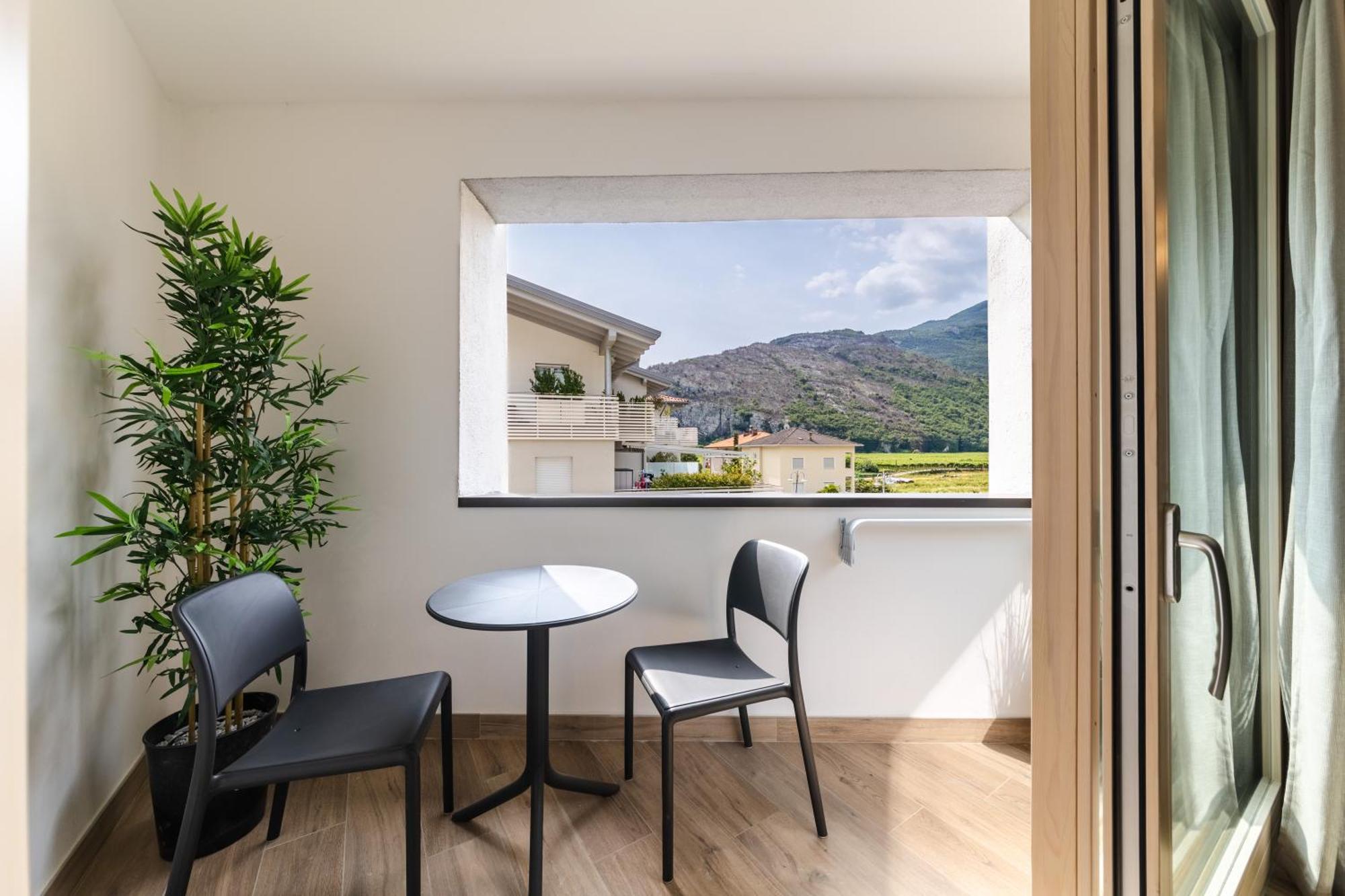 Boutique Apartments By Annalisa Torbole Sul Garda ภายนอก รูปภาพ