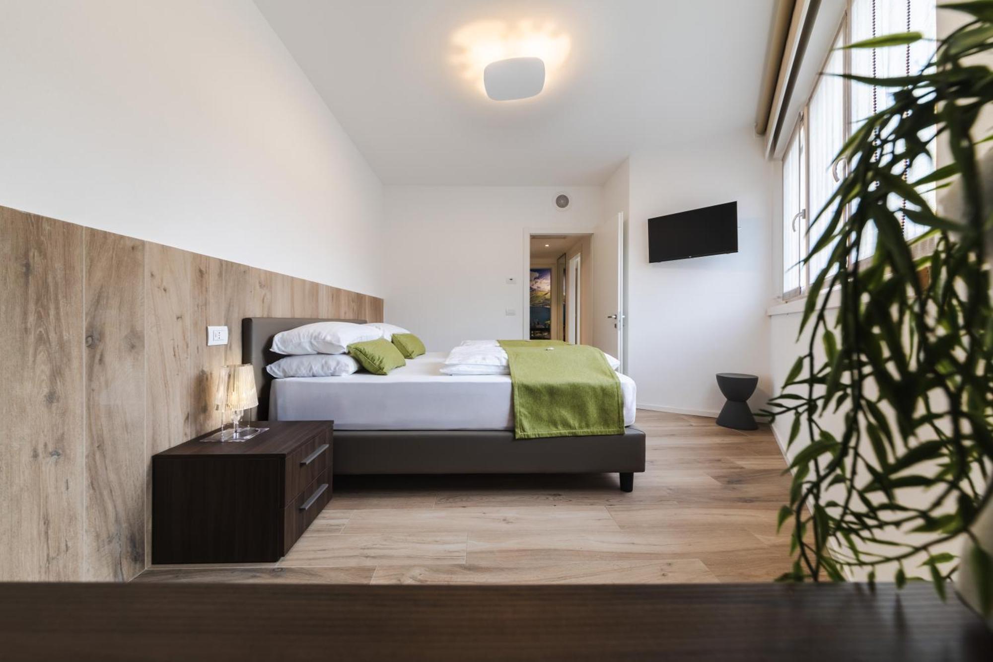 Boutique Apartments By Annalisa Torbole Sul Garda ภายนอก รูปภาพ